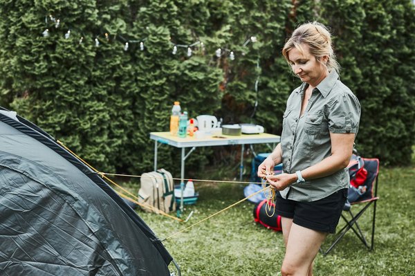 Est-il nécessaire de faire une location pendant les campings à Annecy?